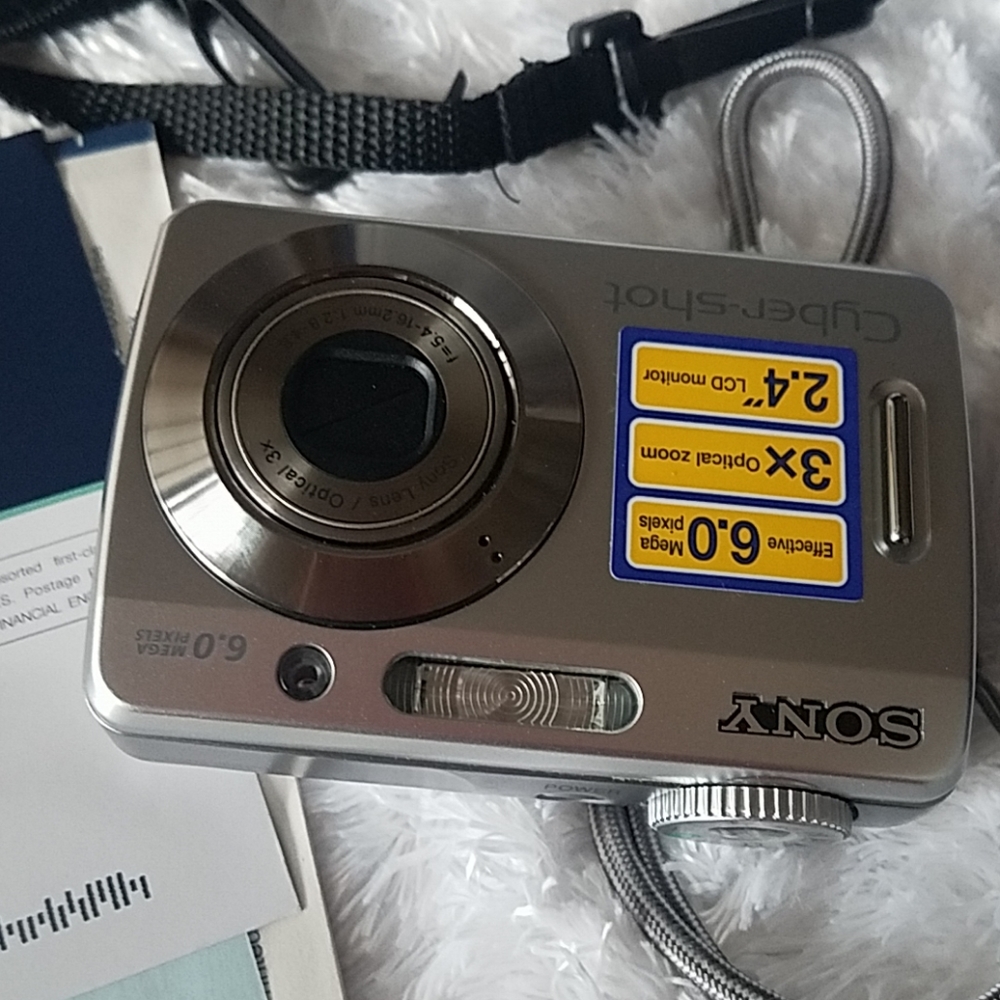 VINTAGE SONY CAMERA. - Picture 1 of 8